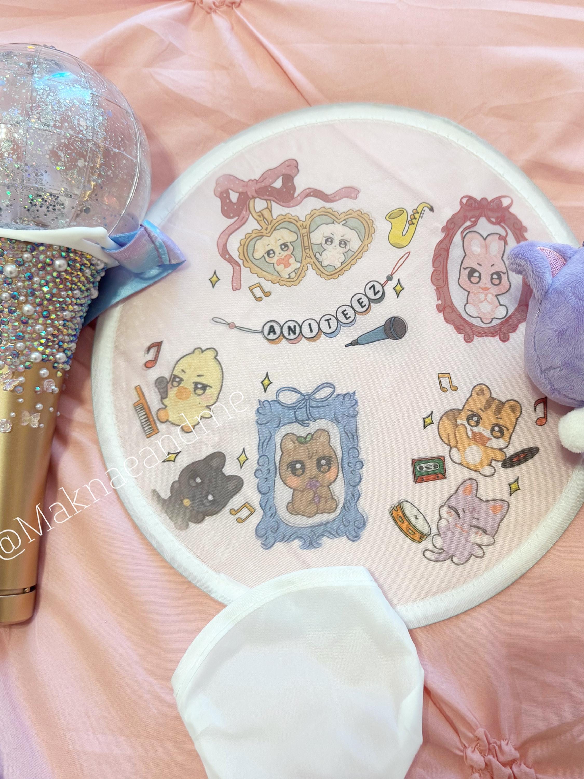 Custom K-Pop Foldable Hand Fan – Concert Fan for BTS, Stray Kids, Ateez, TXT, ENHYPEN, Cute Anime Style